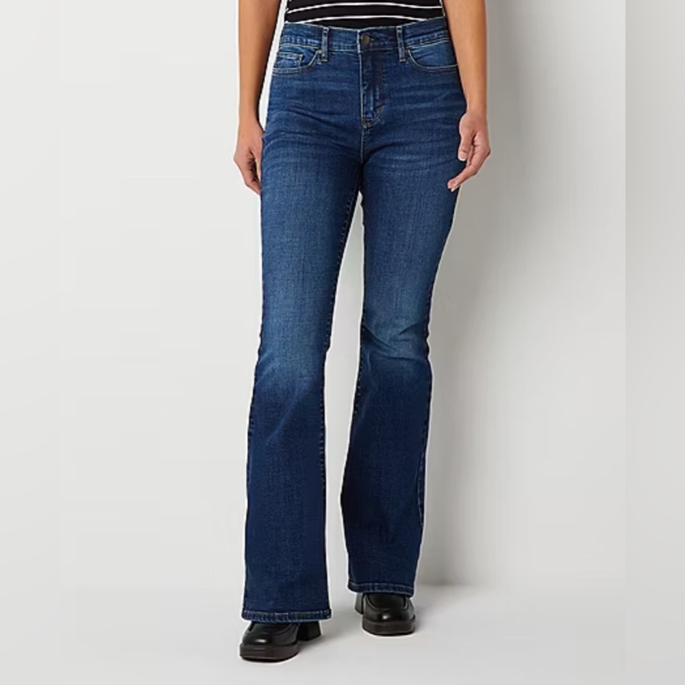🩷a.n.a Blue Flare Jeans Classic Denim Style